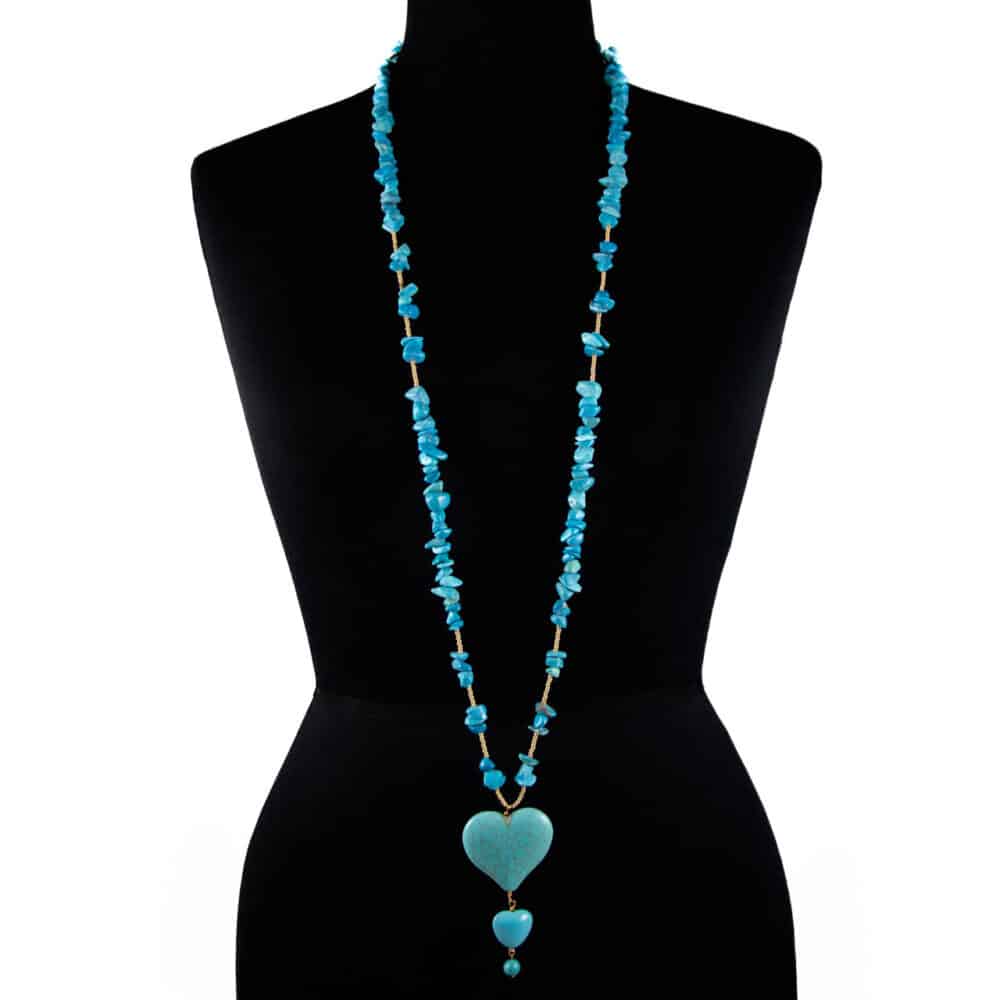 Collier sautoir en perle turquoises avec pendentif coeur