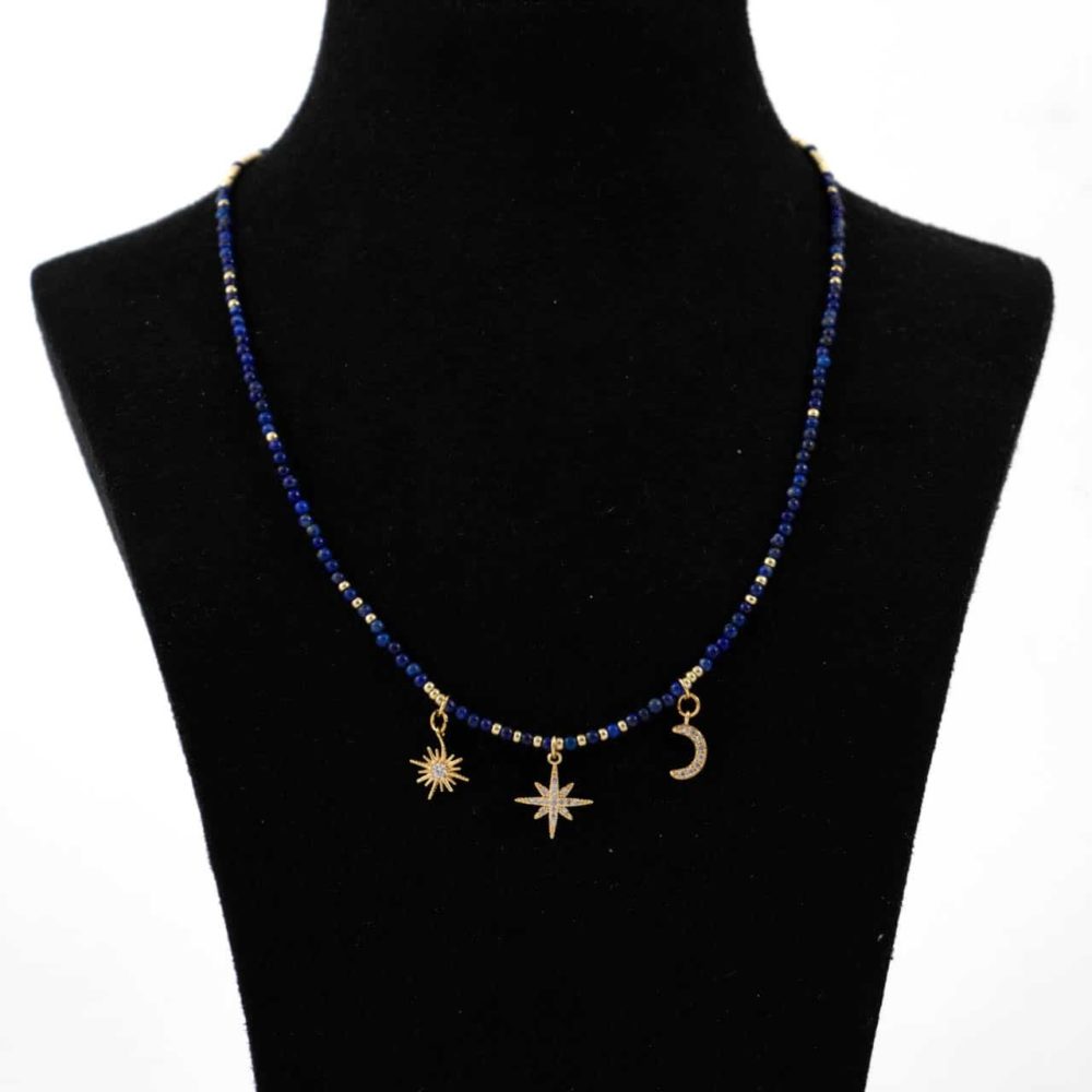 Collier de perles en lapis lazuli